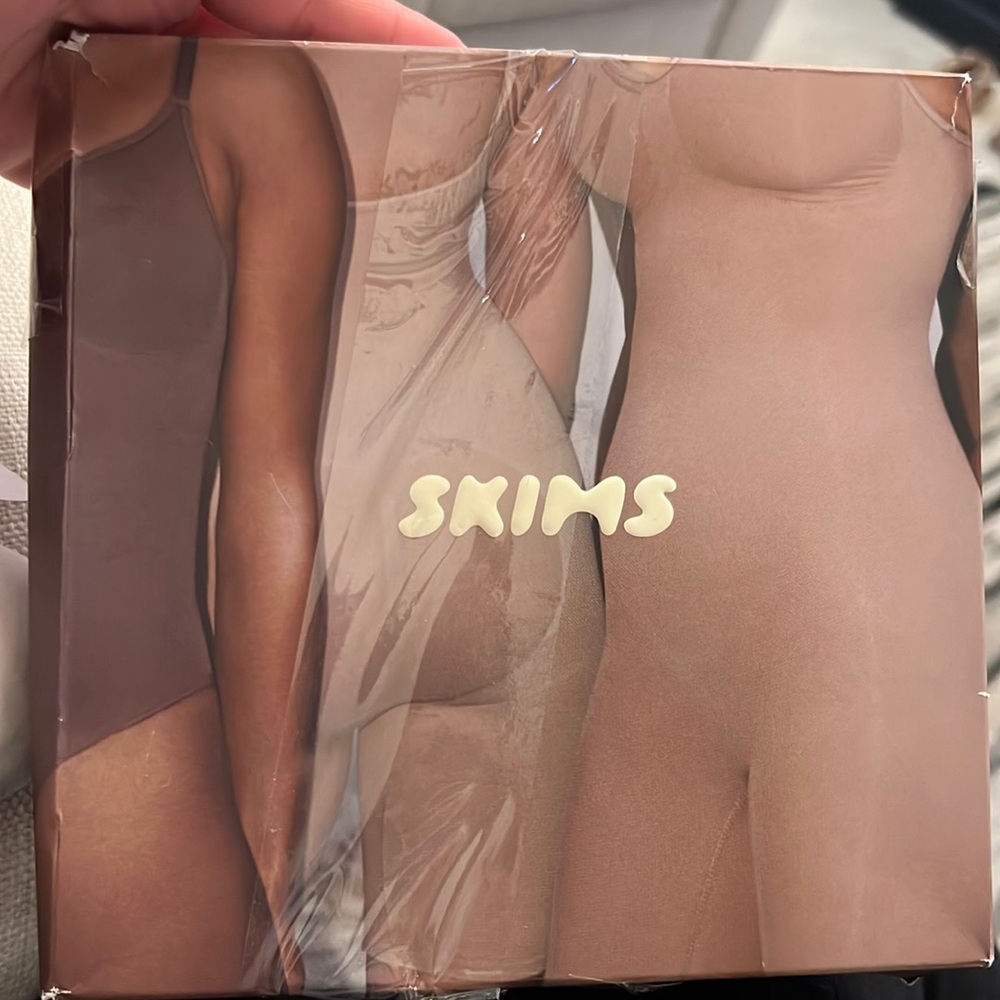 Skims Sculpting thing bodysuit L/XL
